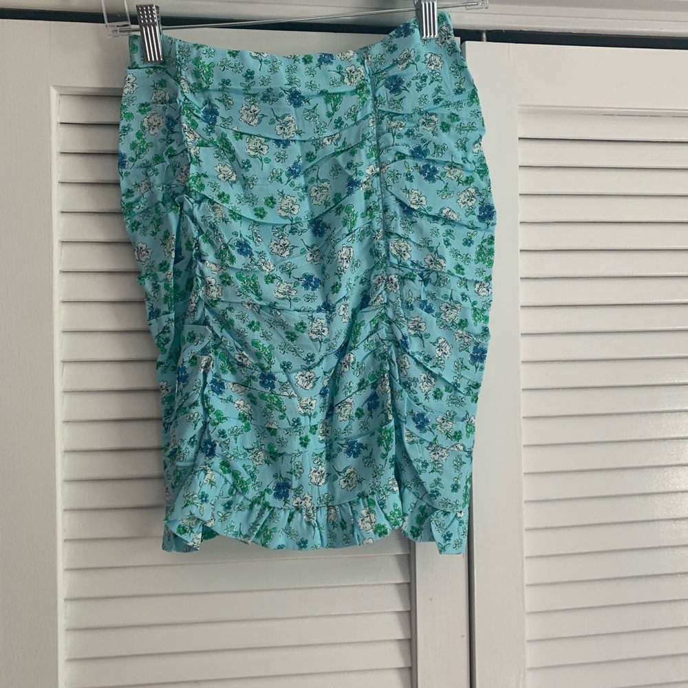 Floral scrunched mini skirt